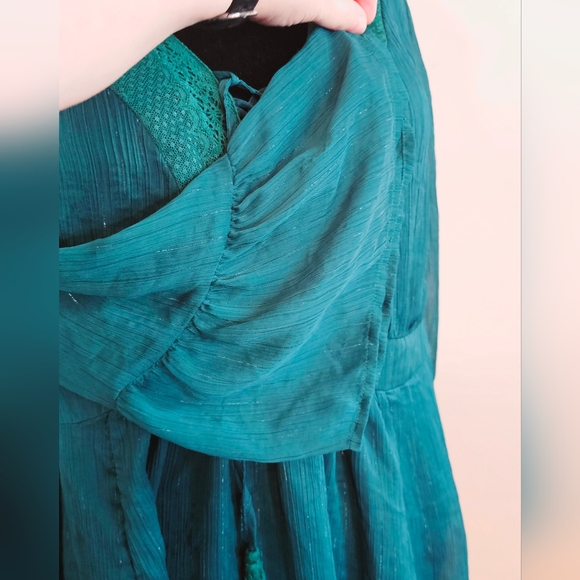 Emerald green Torrid sheer longsleeved top sz 3 - Picture 8 of 9